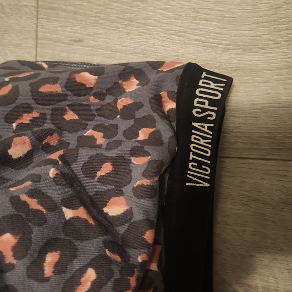 Victoria Secret  Sport Bra 38DDD Animal Print - Picture 2 of 6